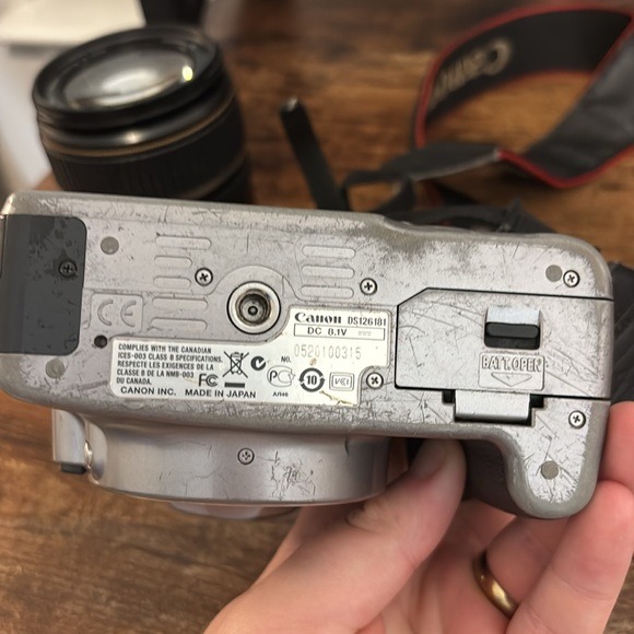 Canon Rebel XSI Camera and 67mm Zoom Lens - Picture 4 of 10